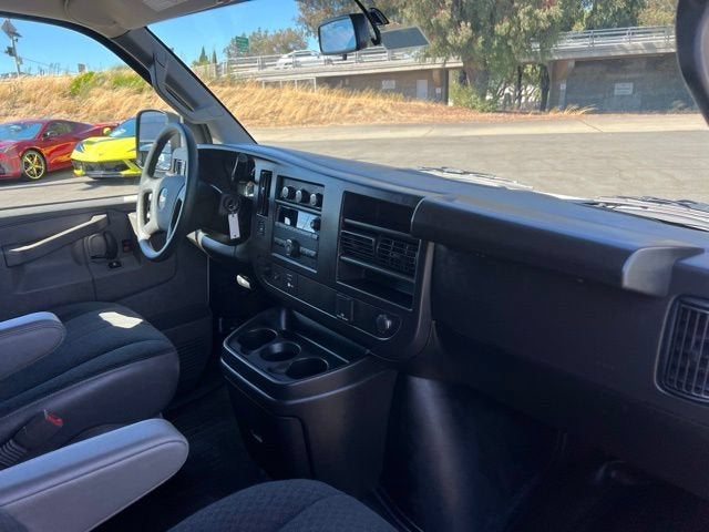 2025 Chevrolet Express Cargo WT
