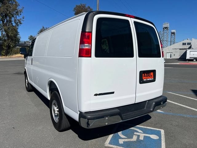 2025 Chevrolet Express Cargo WT