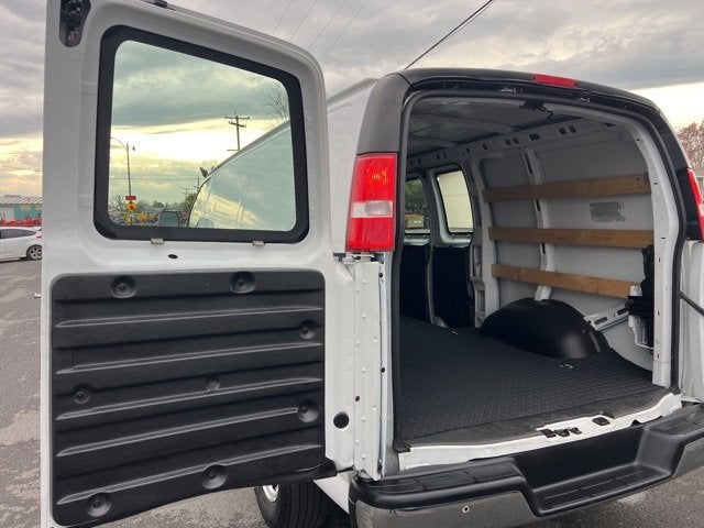 2024 Chevrolet Express Cargo 2500 WT