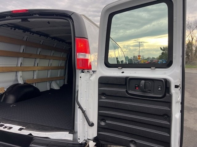 2024 Chevrolet Express Cargo 2500 WT