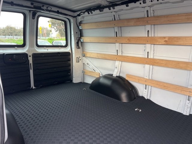 2024 Chevrolet Express Cargo 2500 WT