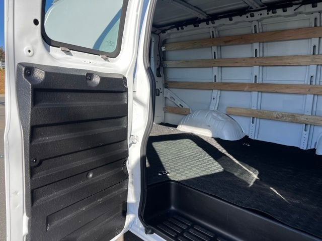 2024 Chevrolet Express Cargo 2500 WT