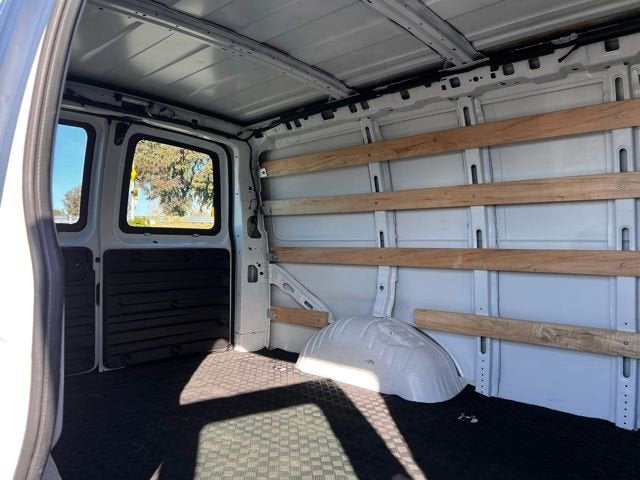 2024 Chevrolet Express Cargo 2500 WT