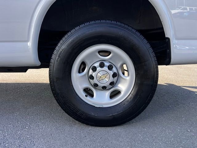 2024 Chevrolet Express Cargo 2500 WT