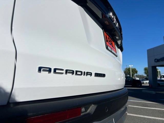 2024 GMC Acadia Elevation
