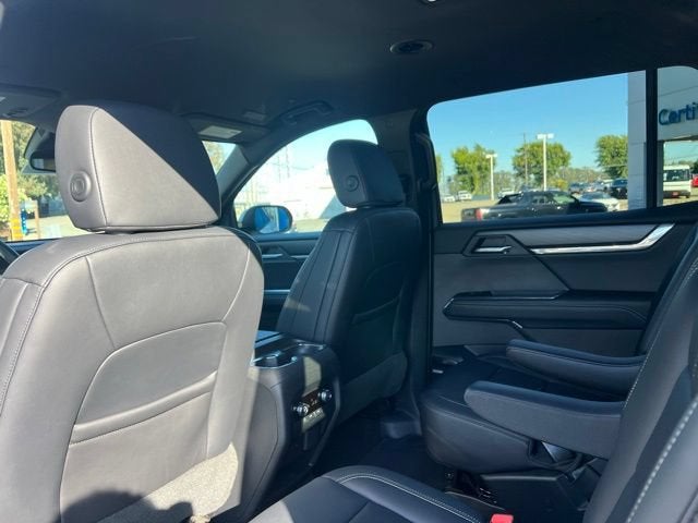 2024 GMC Acadia Elevation