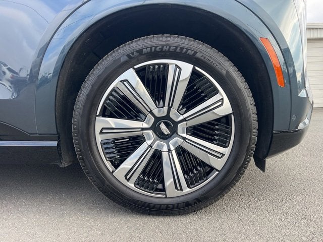 2025 Cadillac ESCALADE IQ Luxury 2