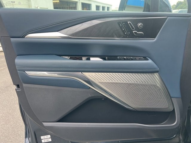 2025 Cadillac ESCALADE IQ Luxury 2