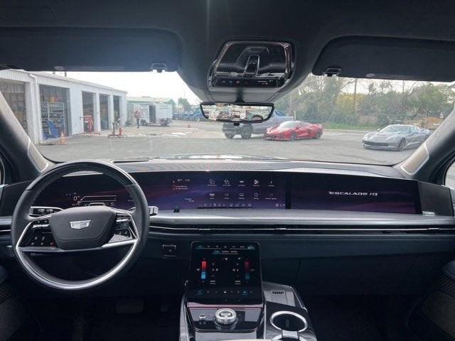 2025 Cadillac ESCALADE IQ Luxury 2