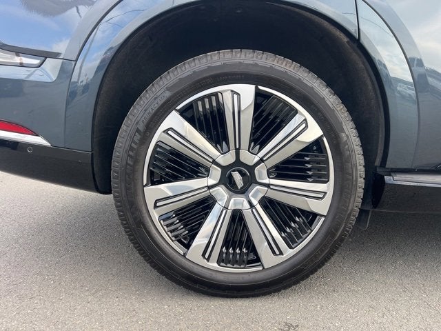 2025 Cadillac ESCALADE IQ Luxury 2