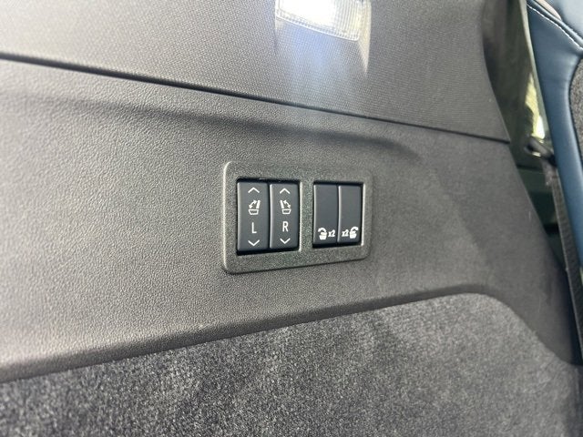 2025 Cadillac ESCALADE IQ Luxury 2