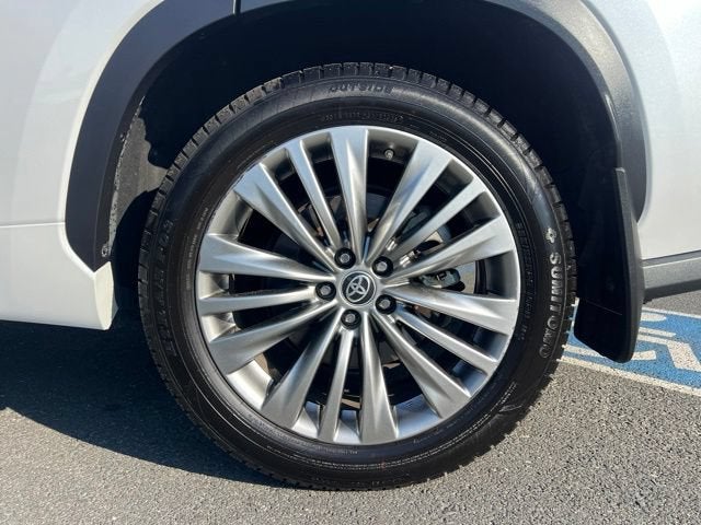2022 Toyota Highlander Platinum