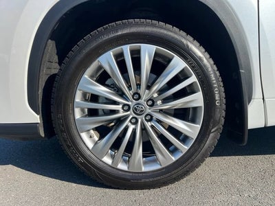 2022 Toyota Highlander Platinum