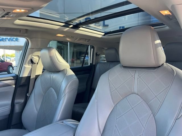 2022 Toyota Highlander Platinum