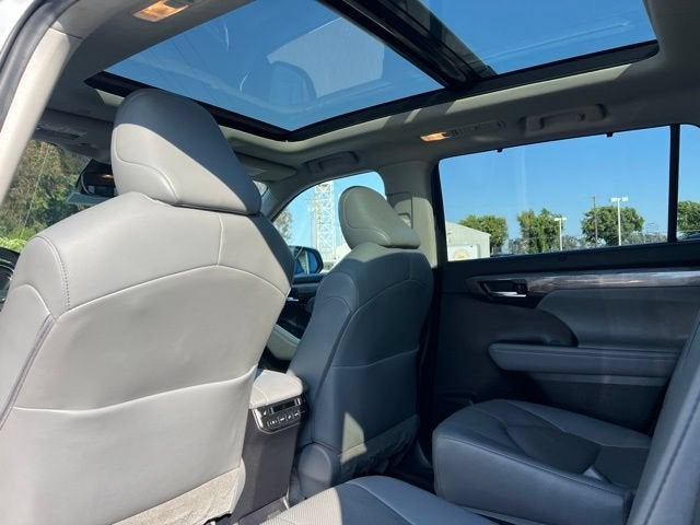 2022 Toyota Highlander Platinum