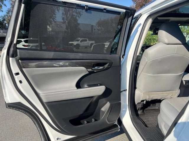 2022 Toyota Highlander Platinum