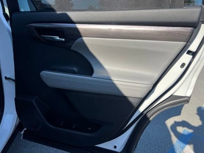2022 Toyota Highlander Platinum