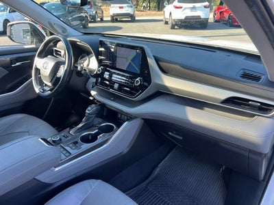 2022 Toyota Highlander Platinum