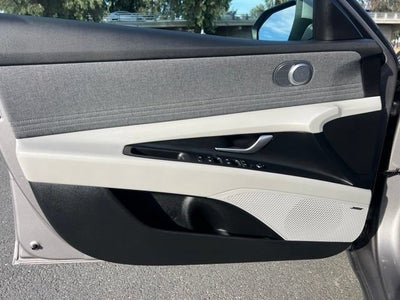 2024 Hyundai Elantra Hybrid Limited