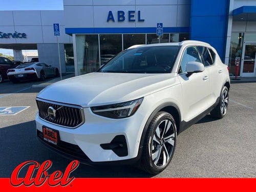 2025 Volvo XC40 Plus Bright Theme