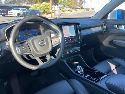 2025 Volvo XC40 Plus Bright Theme