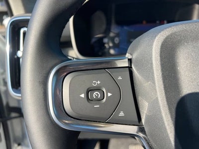 2025 Volvo XC40 Plus Bright Theme
