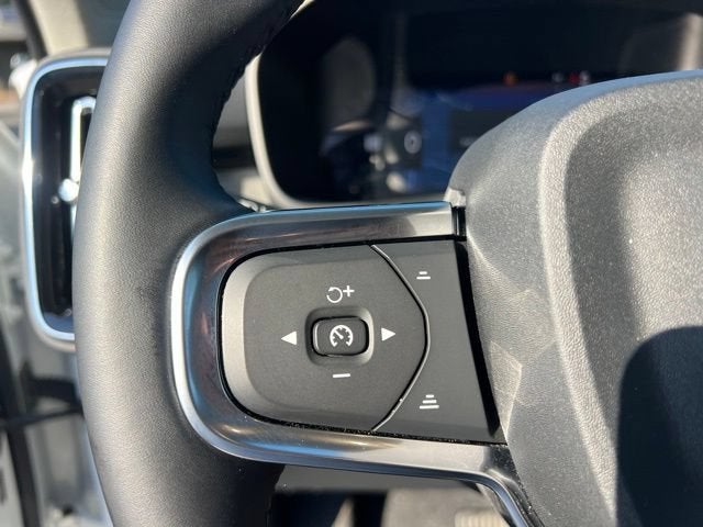 2025 Volvo XC40 Plus Bright Theme
