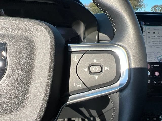 2025 Volvo XC40 Plus Bright Theme