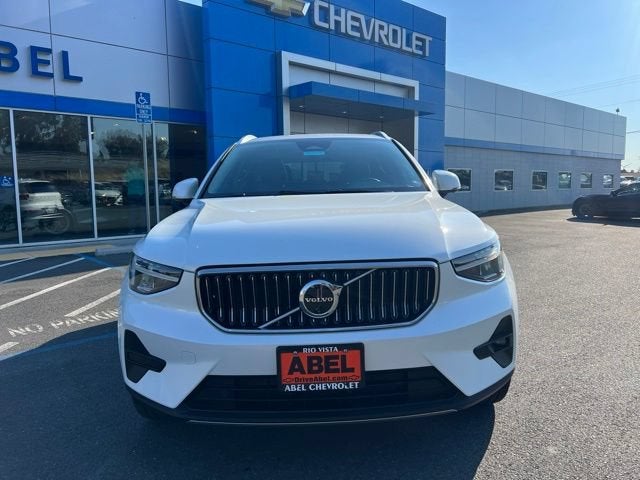 2025 Volvo XC40 Plus Bright Theme