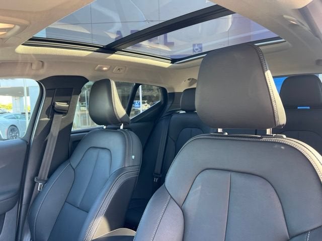 2025 Volvo XC40 Plus Bright Theme