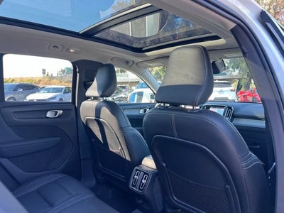 2025 Volvo XC40 Plus Bright Theme