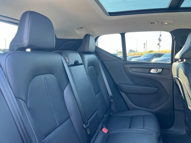 2025 Volvo XC40 Plus Bright Theme