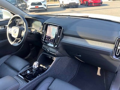 2025 Volvo XC40 Plus Bright Theme