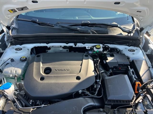 2025 Volvo XC40 Plus Bright Theme