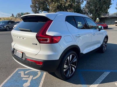2025 Volvo XC40 Plus Bright Theme